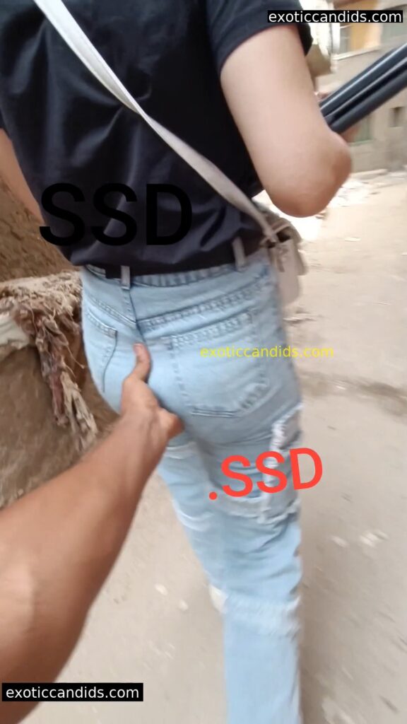 Arab grope – Exotic Candids