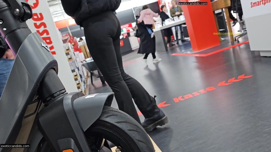 Turkish beauty Candid Curves