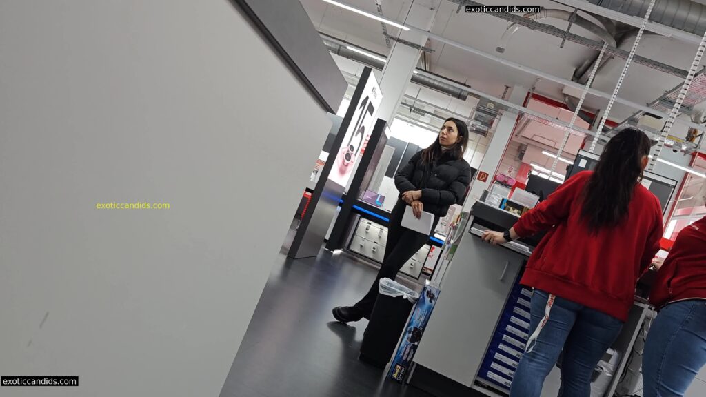 Turkish beauty Candid Curves